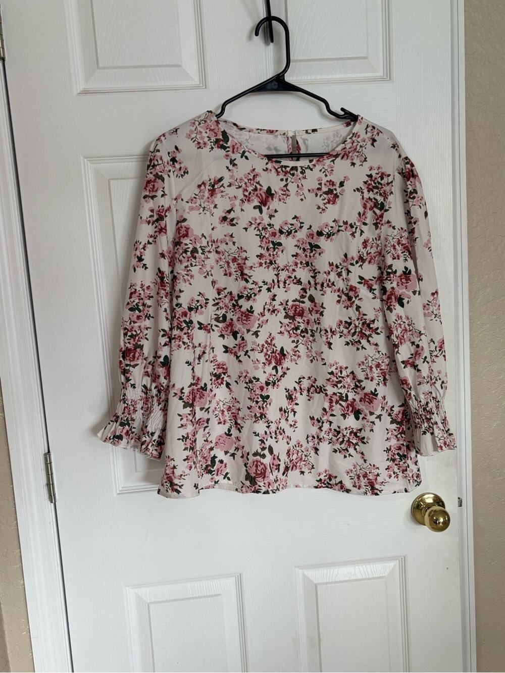 Women’s Floral Blouse XXL Pink Rose Print Long Sleeve Smocked Cuffs Casual Top